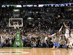 包含波士顿凯尔特人NBA战胜密尔沃基雄鹿塔图姆三分锁定的词条